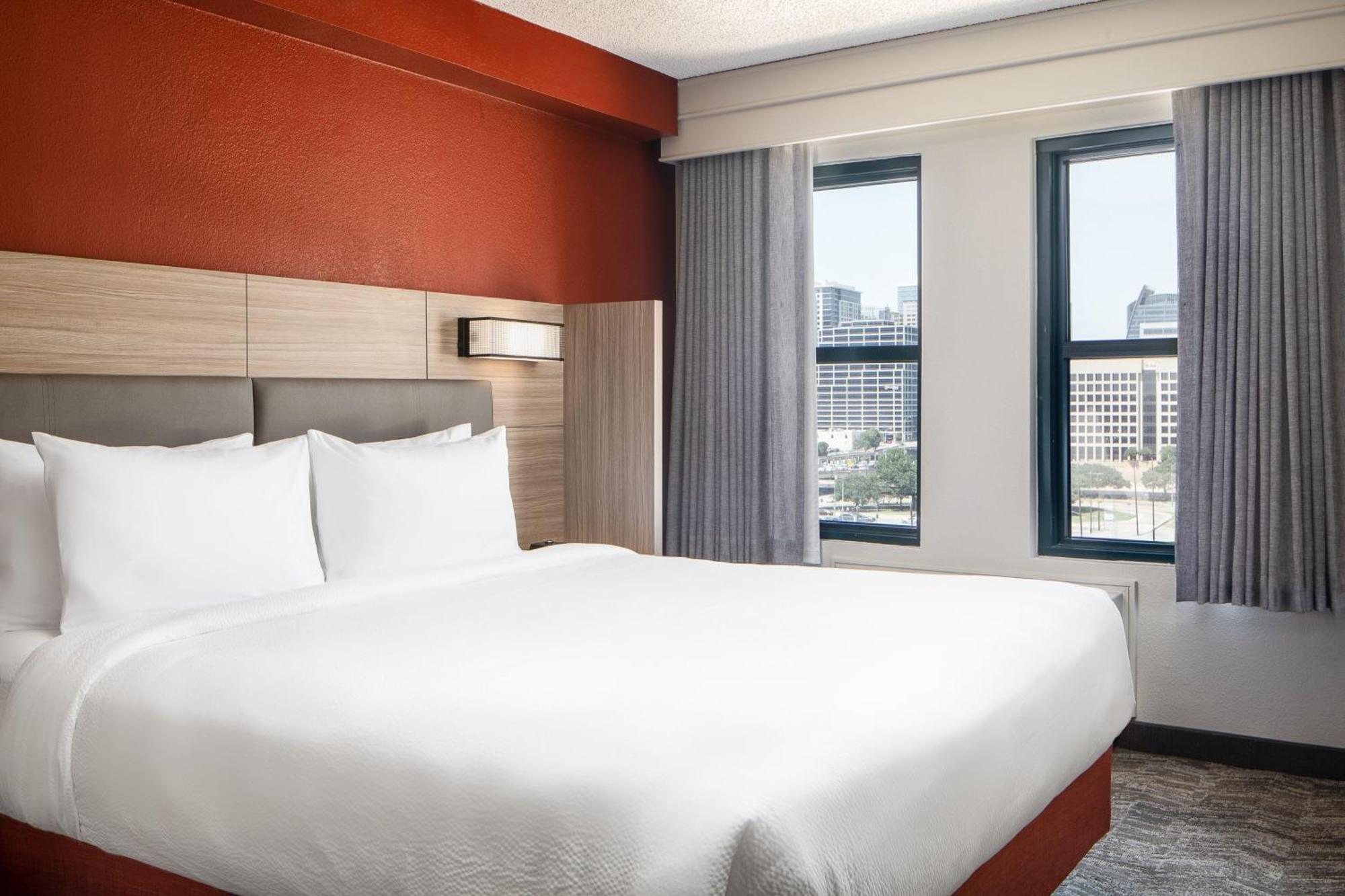 Springhill Suites By Marriott Dallas Downtown / West End Экстерьер фото
