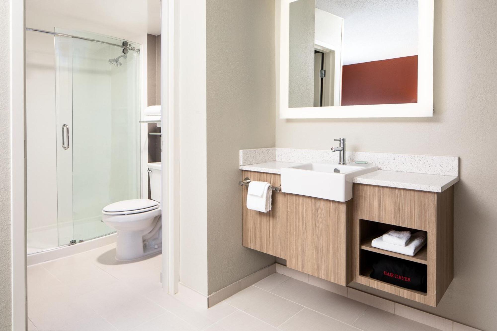 Springhill Suites By Marriott Dallas Downtown / West End Экстерьер фото