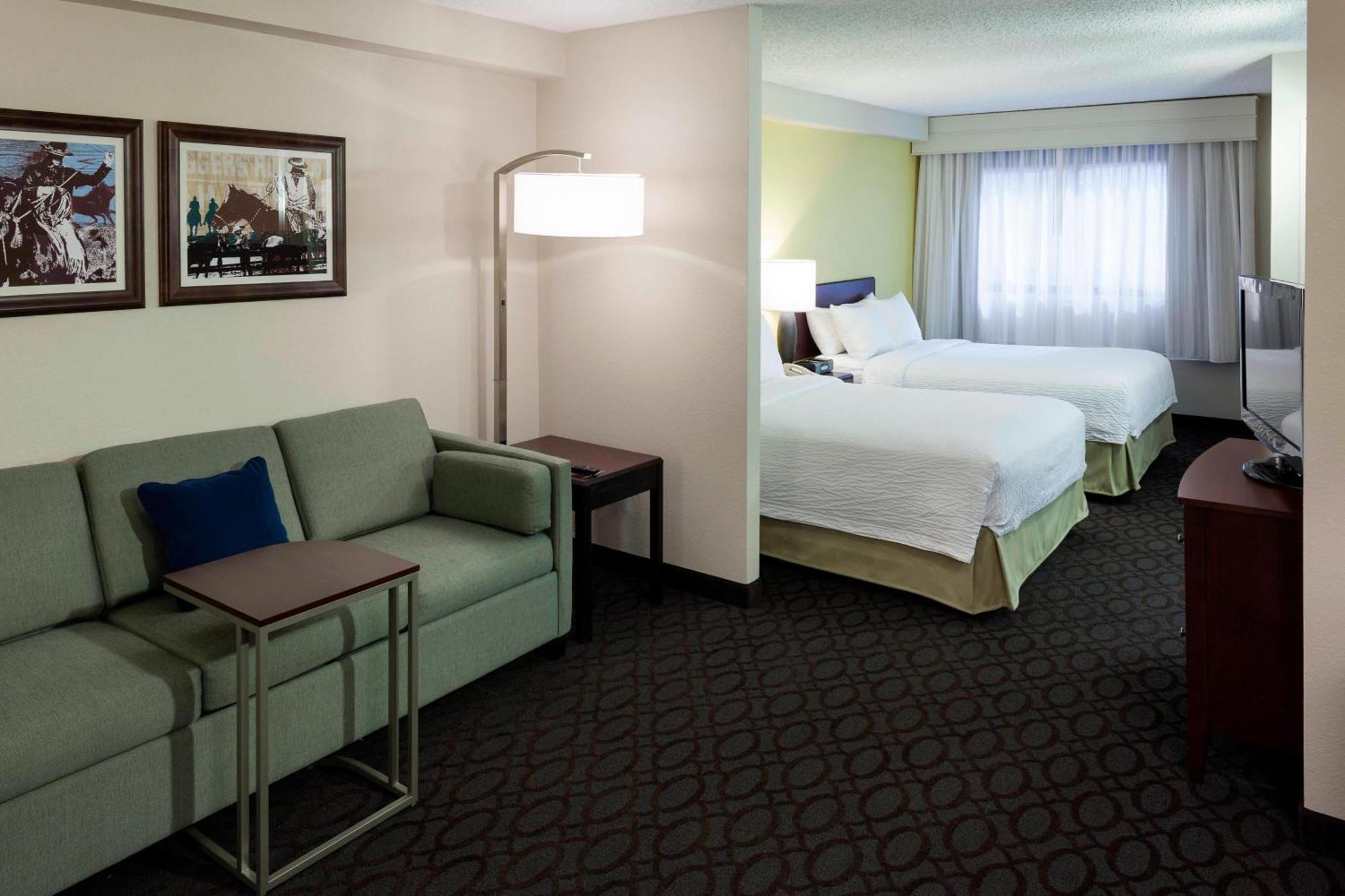 Springhill Suites By Marriott Dallas Downtown / West End Экстерьер фото